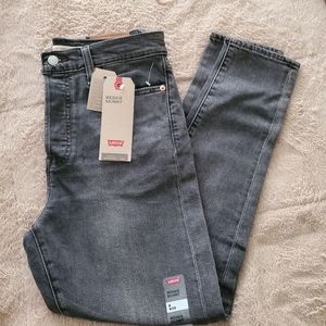 Levi's Wedgie Skinny. NWT